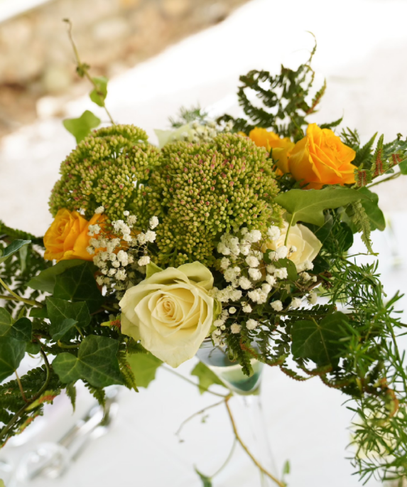 Centre de table pour un mariage fleurs orange et verte ECLOSIONFLORALE.COM