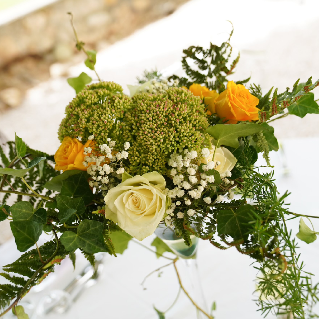Centre de table pour un mariage fleurs orange et verte ECLOSIONFLORALE.COM